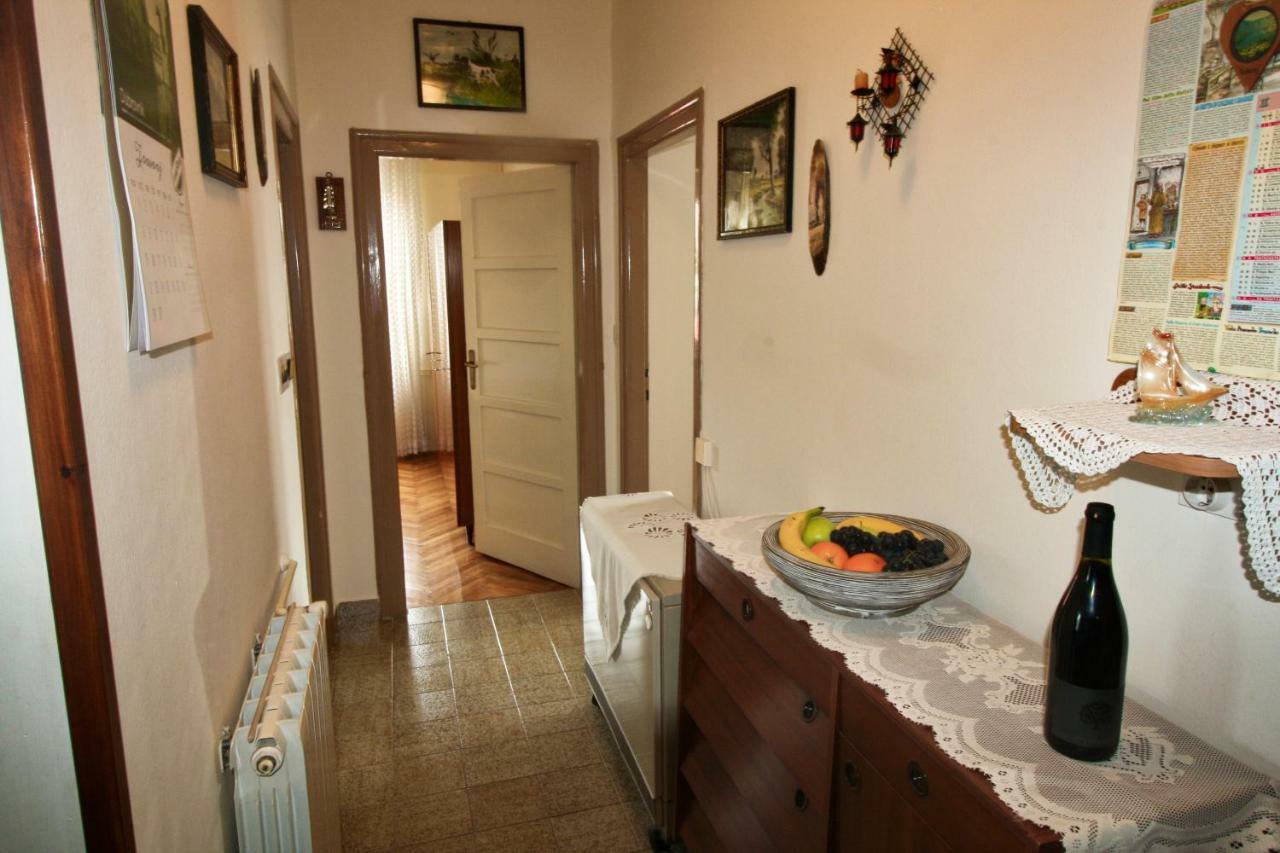 Apartment Persich Pula Buitenkant foto