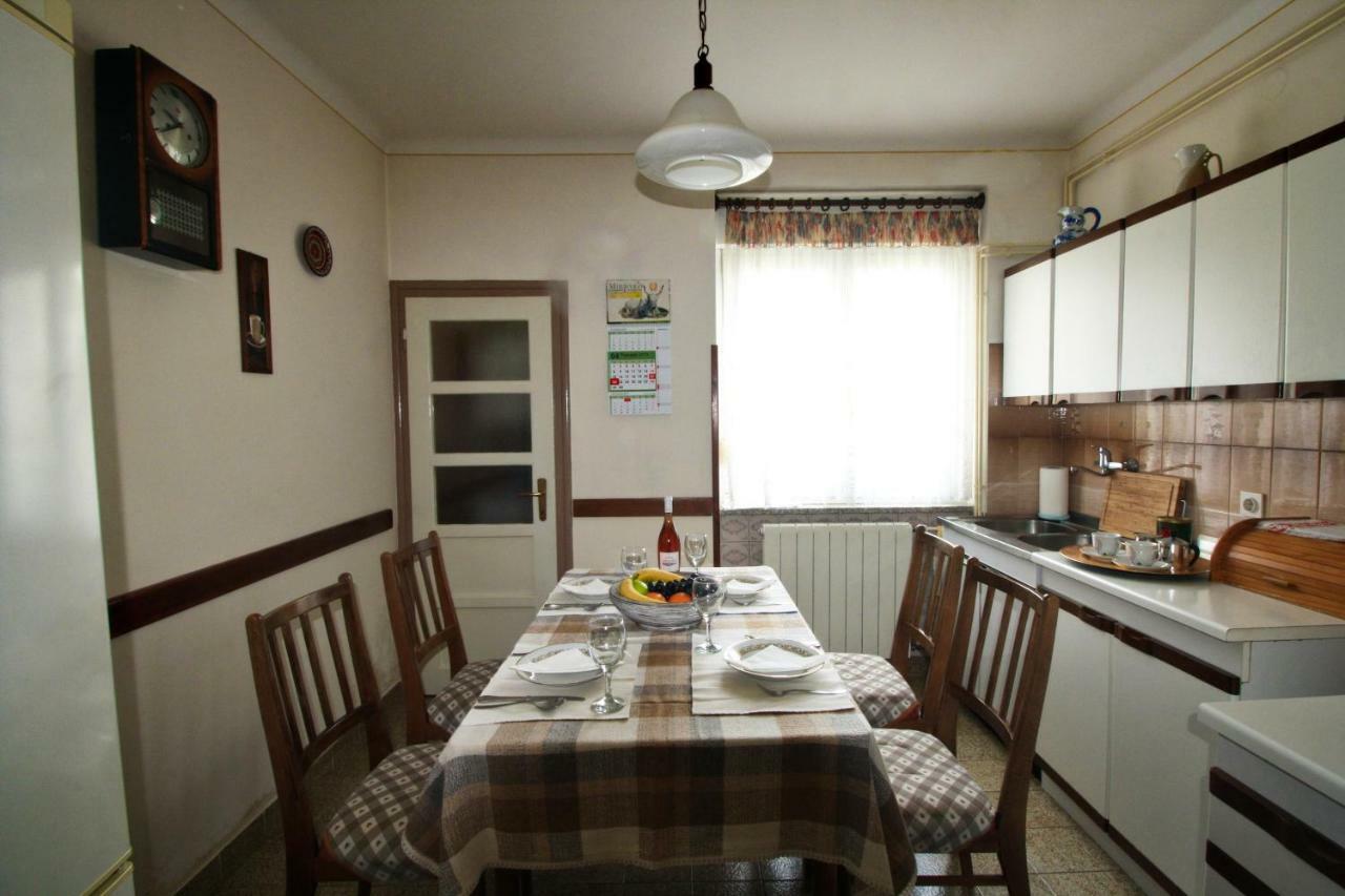 Apartment Persich Pula Buitenkant foto